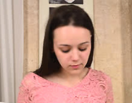 Cortney Rubs Her Clit